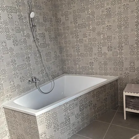 Voelgyhid Apartman Veszprém Exterior photo